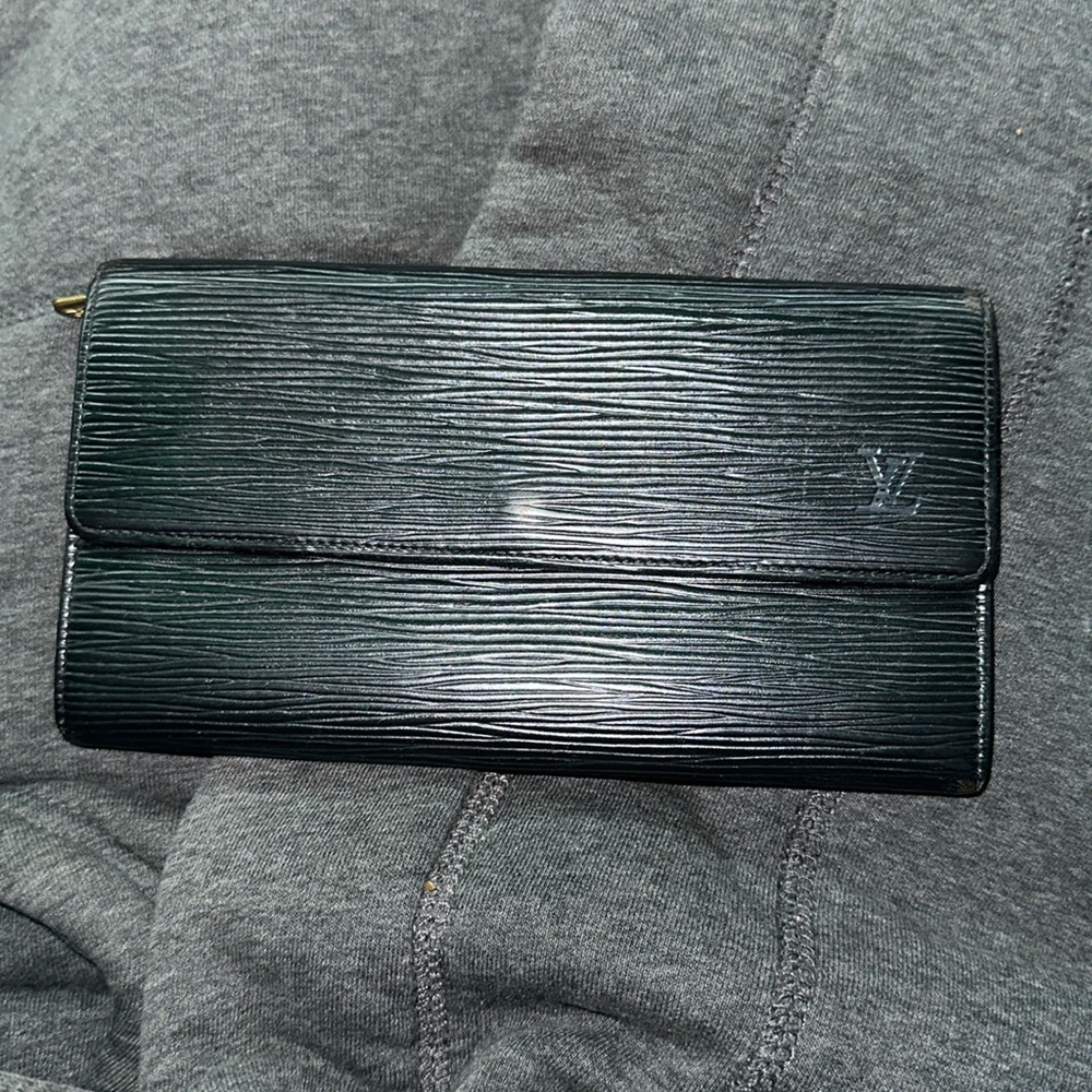 Louis Vuitton Black Leather Epi long wallet gold hardware